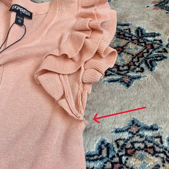 *NWT* Blush Pink Keyhole Neck Sleeveless Knit Semi-Crop Sweater Top - Size XS - Picture 16 of 16